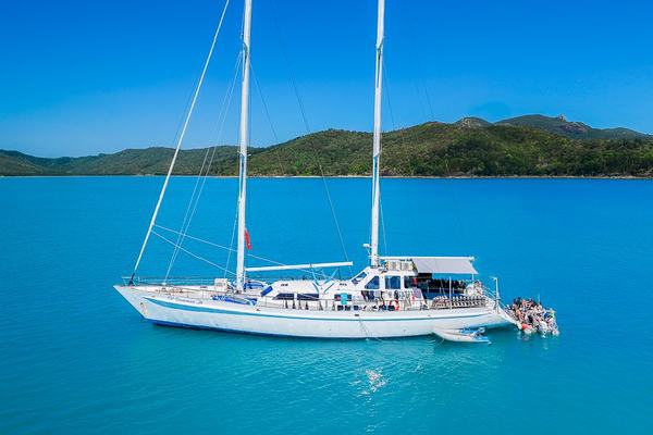 whitsundays summer jo 900x600 29